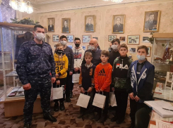 В их глазах страх и боль от недавно пережитых событий: Сергей Новиков