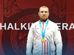 Шахтинец взял золото на чемпионате мира по гиревому спорту в Китае