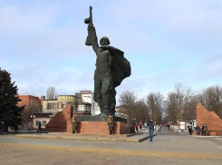 В Шахтах собрались капитально отремонтировать площадь Солдата. Успеют ли до Дня Победы?