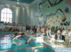 В Шахтах выявили лучших пловцов среди детей