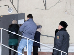 В Шахтах арестовали транспортное средство недобросовестного налогоплательщика