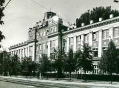 «Одесса - мама, Ростов - отец, кто Шахты тронет, тому - конец»