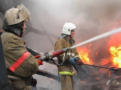 В пожаре под Шахтами погиб человек