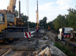 Балки пролетного строения: в возведении моста через Грушевку наступил ответственный момент 