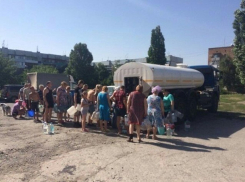 «Очередь, скандалы, пекло», - описали свой день жители шахтинского поселка Майский