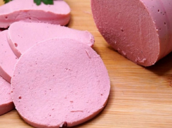 Чума в колбасе: шахтинцев предупреждают