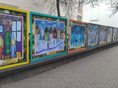 В Шахтах появилась новогодняя выставка под открытым небом