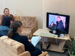 Сидельцы шахтинской колонии могут задать вопросы специалистам по видеосвязи
