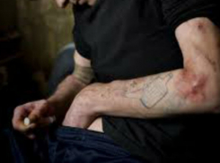 28-летний наркоман изнасиловал 77-летнюю соседку