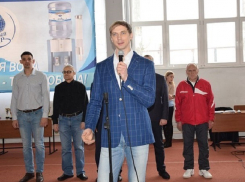 Организатором легкоатлетического турнира в Шахтах выступил олимпиец Андрей Сильнов