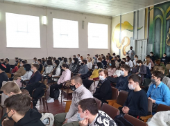 В городе проходят торжественные мероприятия в честь памятной даты