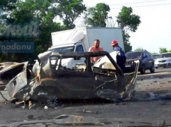 Жуткое  ДТП - заживо сгорели 3 человека на трассе М4