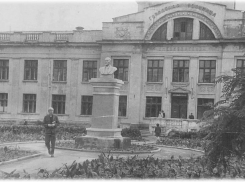 95 лет назад была открыта городская больница скорой медицинской помощи имени Ленина