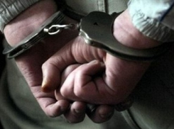 В Шахтах поймали троих подозреваемых в убийстве охранника торгового центра