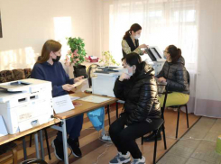 Дети-беженцы пойдут учиться в 10 гимназию, мамы получат по 10 тысяч господдержки 