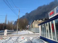 В Шахтах горит новый полиэфирный завод