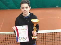 Уверенную победу в турнире Федерации тенниса в России одержал шахтинец Марк Смолич