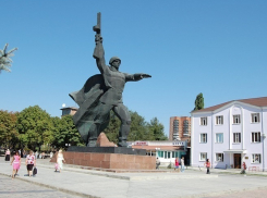 К 9 мая памятник Солдату в Шахтах оборудуют подсветкой