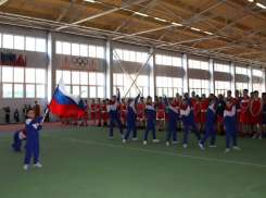 Несмотря на действующие ограничения, в Шахтах продолжаются массовые мероприятия. Это вообще законно?