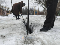 40 сантиметрами льда покрыта дорога на улице Астрономическая в Шахтах