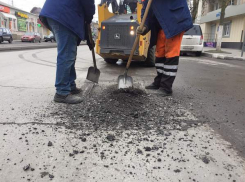Инцидент менеджмент по-шахтински: власти города снова отреагировали на просьбу жителей починить дорогу
