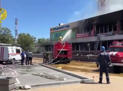 Пожарный погиб при тушении возгорания в ТЦ в Новошахтинске 