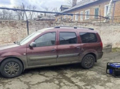 Шахтинец хотел угнать машину, но она заглохла из-за закончившегося бензина 