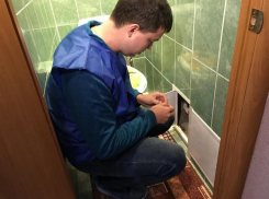 В Шахтах мошенники под видом сотрудников водоканала продают горожанам чудодейственные фильтры