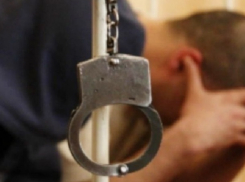 Более чем на 21 год тюрьмы и 350 тысяч штрафа осуждены два наркодилера в Шахтах