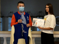 В драмтеатре наградили волонтеров культуры