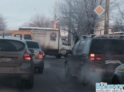 В городе Шахты произошли два ДТП подряд
