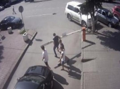 Шахтинцы настолько суровы, что ломают преграждающие путь шлагбаумы