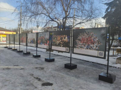 В центре города появилась выставка для молодежи