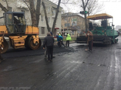 Окончание ремонта улицы Чернокозова в Шахтах перенесли еще на месяц