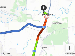 На трассе под Шахтами возникли две пробки из-за ДТП