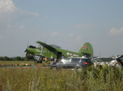 Шахтинский клуб ДОСААФ устроил выставку летной техники 