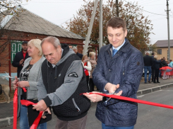 В Шахтах торжественно открыли… новую дорогу