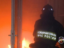 В Шахтах пожарные тушили частный дом на улице Маяковского