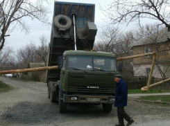 КамАЗ снес газопровод в Шахтах