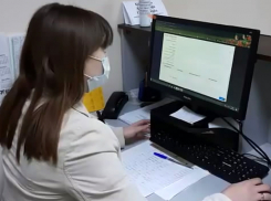 Шахтинским работодателям рассказали, на каких условиях можно трудоустраивать беженцев