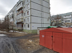 Убрать, нельзя оставить: на Новостройке были замечены незаконно установленные гаражи