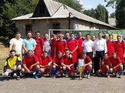 Команды «СК-Юг» стала победителем кубка города Шахты по футболу