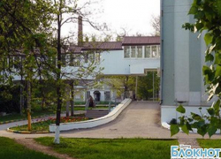 В Шахтах капремонт детского инфекционного отделения длится уже более трех лет
