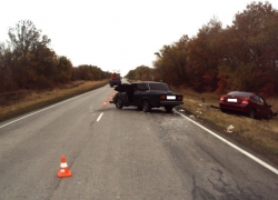 На автодороге «Шахты-Цимлянск» в ДТП пострадали шесть человек
