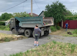 За оставленный на тротуаре «КАМАЗ» шахтинец понесет административное наказание 