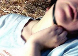 Жительница Шахт пыталась задушить своего пятилетнего сына поясом от халата