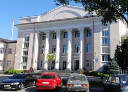 На миллион меньше обойдется ремонт фасада Дворца спорта в Шахтах