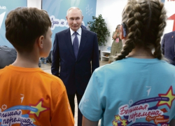 14-летняя школьница из Шахт выиграла в конкурсе и встретилась с Президентом