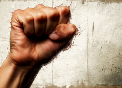 После удара о столб плоховидяший шахтинец избил до смерти своего друга