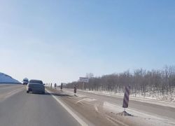 Под Шахтами закрыл полосу федеральной трассы